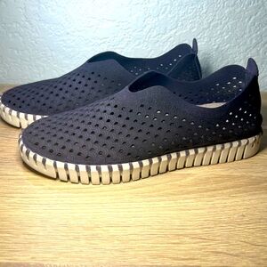 Ilse Jacobsen Tulip 139 Navy Blue Laser-cut Slip-on Sneakers; US Size 6 Euro 36